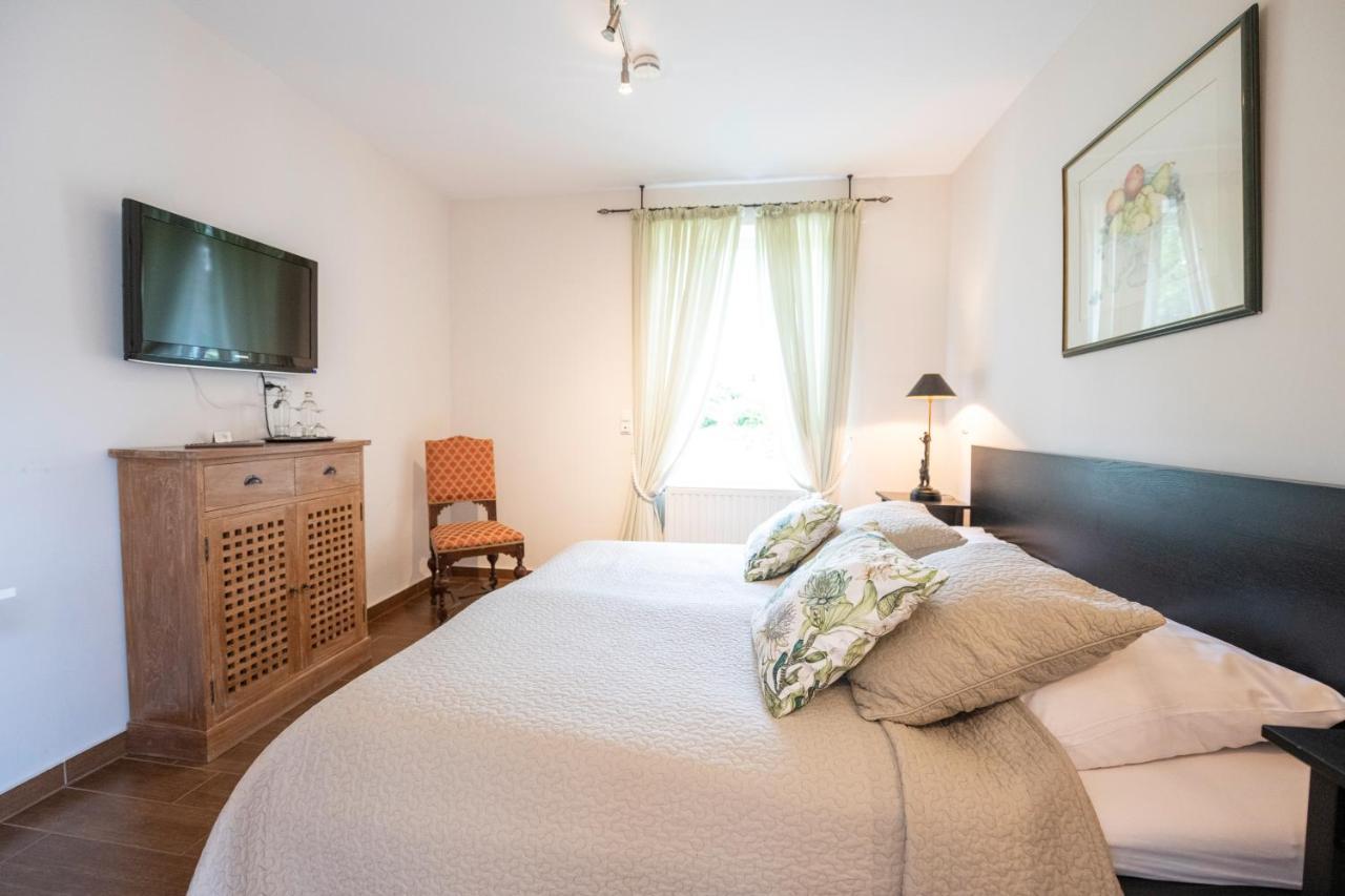 Gut Hotel